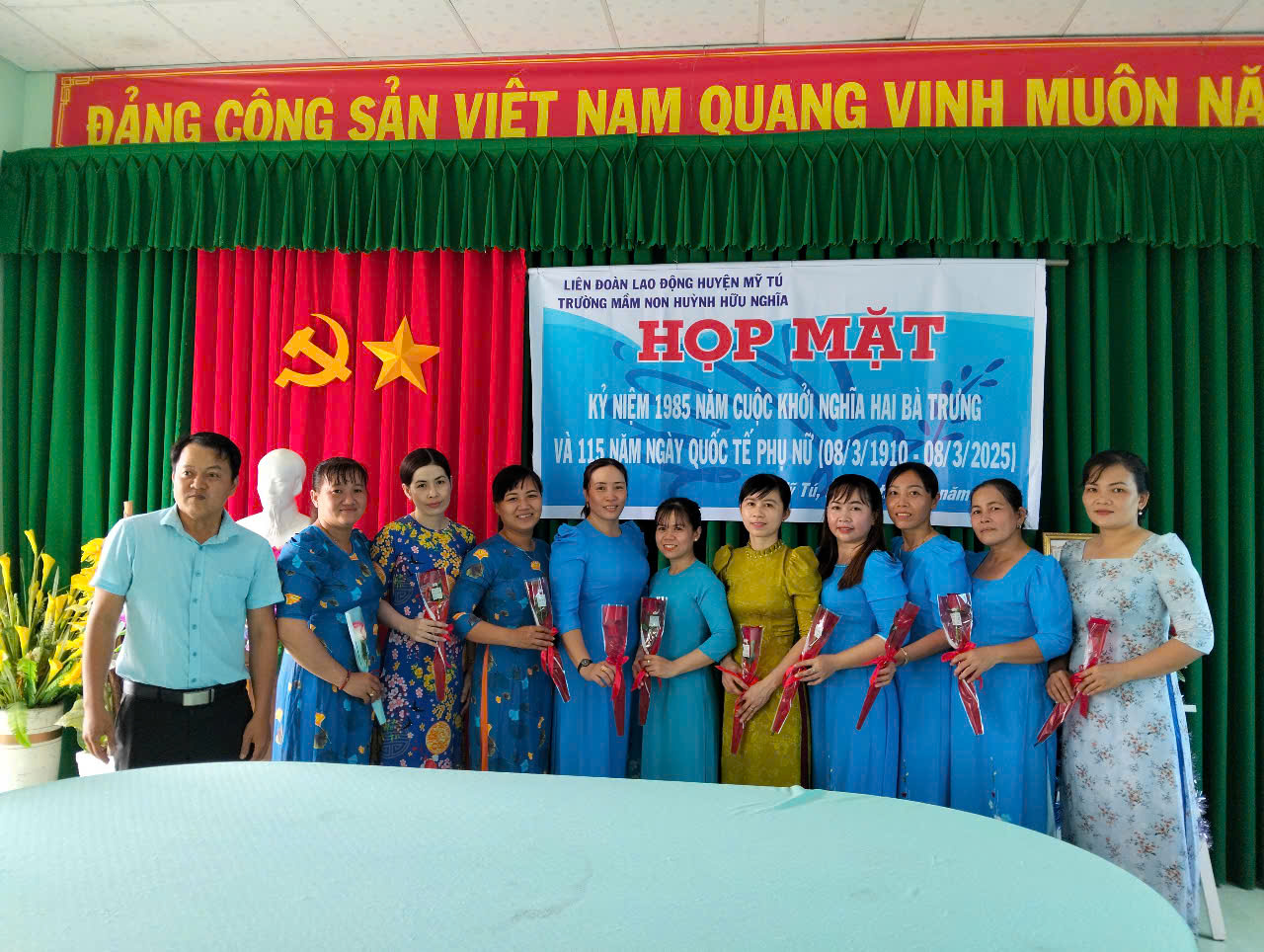 Trường MN Huỳnh Hữu Nghĩa Tổ chức họp mặt kỷ niệm ngày Quốc tế Phụ Nữ 8/3